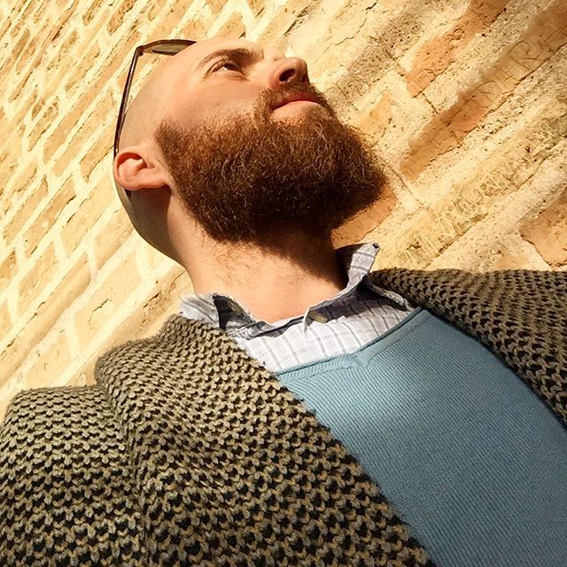 Al repique de las campanas de nuestra Giralda! Sevilla, q hermosa eres!
#barbuto #amazingview #welovepeople #beardyland #awesometime #dapper #thoughts #barba #beardmen #like #greeneyes #iphoneonly #nosleep #beardie #dabears #picoftheday #beard #bigbeard #beardedvillains #beardstagram #decembeard #beardedvillainsspain #instapic #male #bearded #beardedmen #beautifulbeard by @antoninobyanthony